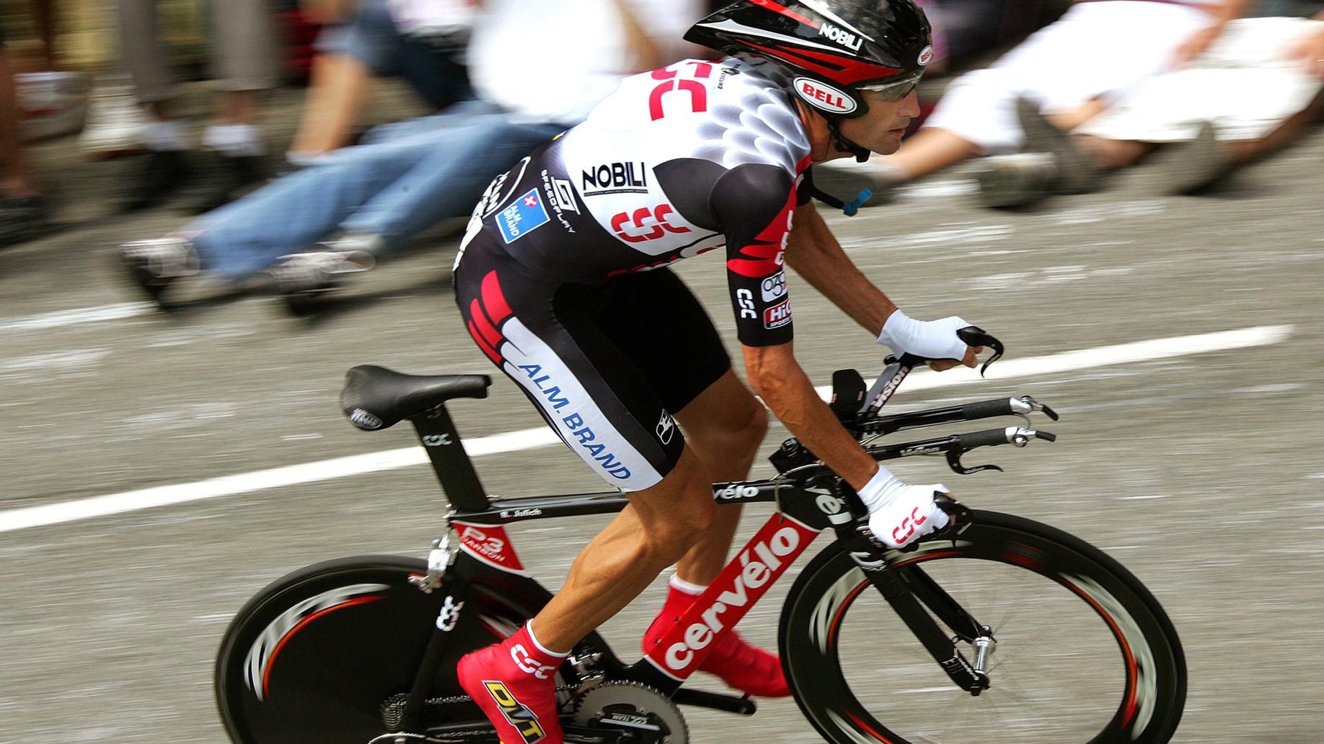 足球联赛年度市场分析